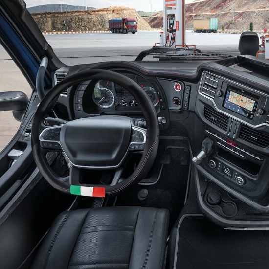 IVECO S-WAY 10/2019>/SCANIA R/S SERIE 7 11/2016> ΚΑΛΥΜΜΑ ΤΙΜΟΝΙΟΥ CLUB ΜΑΥΡΟ-ΣΗΜΑΙΑ ΙΤΑΛΙΑΣ/ΚΟΦΤΟ 