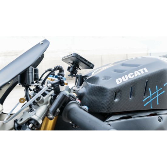 Βάση Στήριξης Κινητού Panigale της σειράς Titan Optiline για τις Βίδες στην Μίζα στο Τιμόνι Μηχανής Panigale 899, 959, V2, 1199, 1299, V4 με σύστημα Duolock, συμβατή με Θήκες ή Αντάπτορες Κινητού Optiline Βάση Στήριξης Κινητού Panigale της σειράς Titan Optiline για τις Βίδες στην Μίζα στο Τιμόνι Μηχανής Panigale 899, 959, V2, 1199, 1299, V4 με σύστημα Duolock, συμβατή με Θήκες ή Αντάπτορες Κινητού Optiline