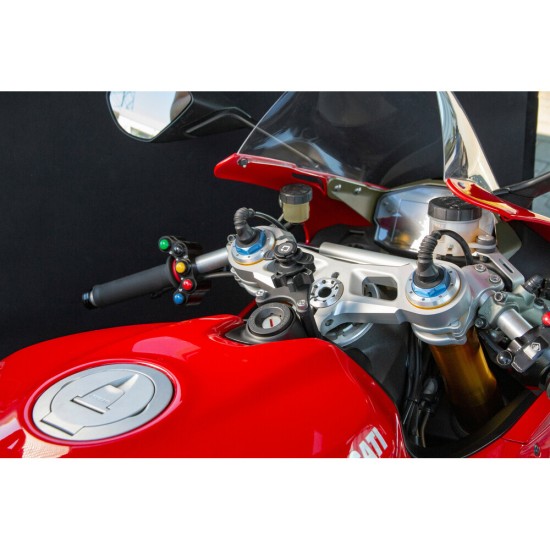 Βάση Στήριξης Κινητού Panigale της σειράς Titan Optiline για τις Βίδες στην Μίζα στο Τιμόνι Μηχανής Panigale 899, 959, V2, 1199, 1299, V4 με σύστημα Duolock, συμβατή με Θήκες ή Αντάπτορες Κινητού Optiline Βάση Στήριξης Κινητού Panigale της σειράς Titan Optiline για τις Βίδες στην Μίζα στο Τιμόνι Μηχανής Panigale 899, 959, V2, 1199, 1299, V4 με σύστημα Duolock, συμβατή με Θήκες ή Αντάπτορες Κινητού Optiline